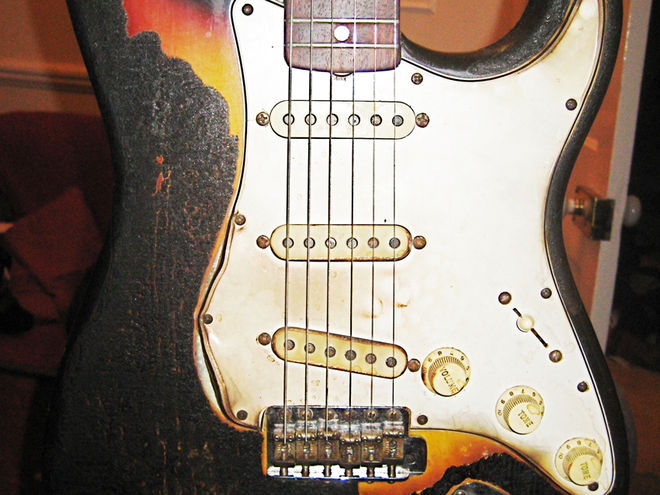 Hendrix Strat sells for $575,000